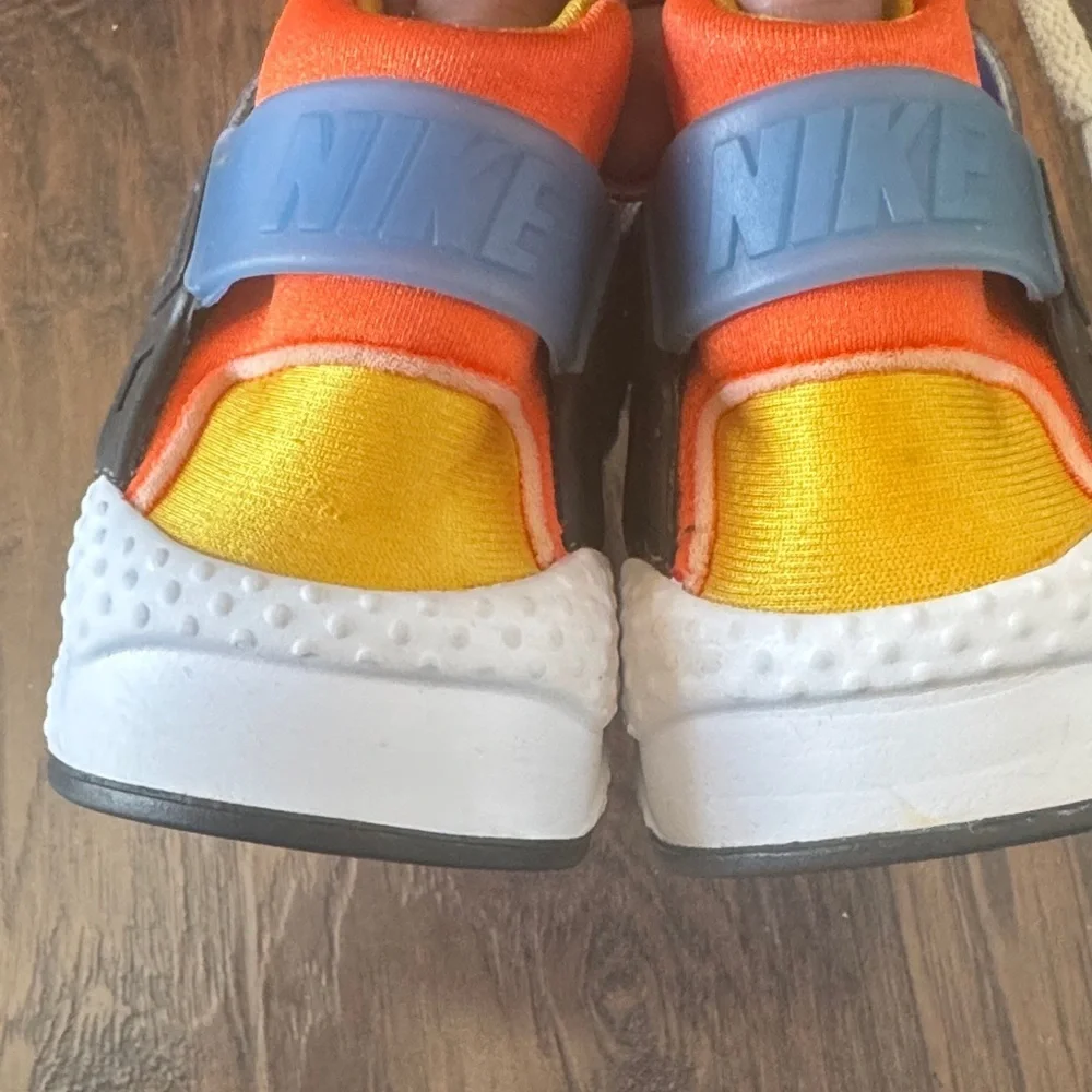 Nike Hurache Big Kids Sneakers in Vibrant Orange, Yellow and Blue, Size 5Y